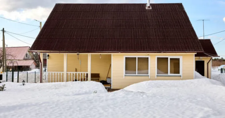 Ақтөбедегі тұрғын үйде бір әйел мен үш баланың мәйіті табылды