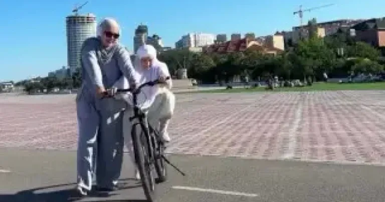 73 жастағы ақтаулық әжей бала күнгі арманын орындауға бел буды